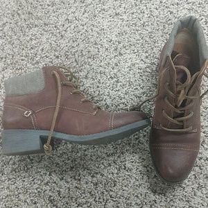 Sperry leather booties